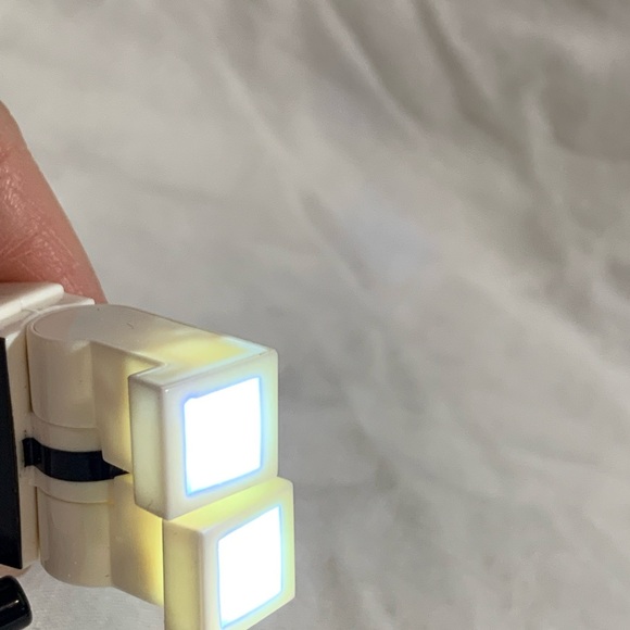 Star Wars R2-D2 Keychain - Picture 4 of 4